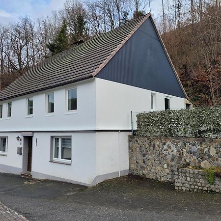 Familyhome Lopora Medebach Buitenkant foto