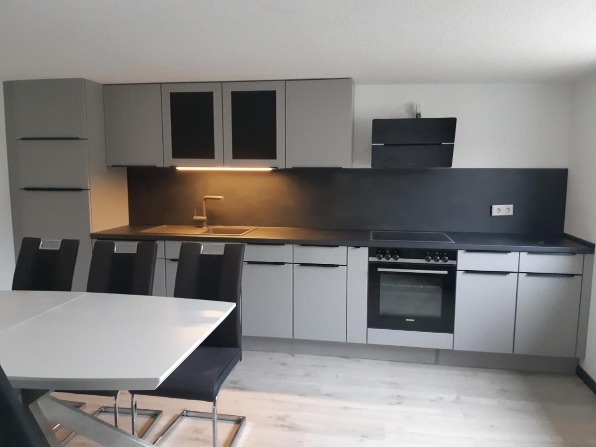 Familyhome Lopora Medebach Buitenkant foto