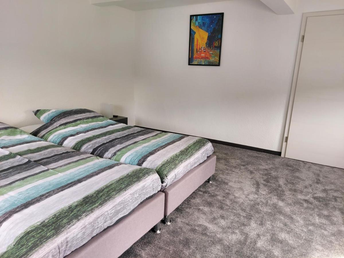 Familyhome Lopora Medebach Buitenkant foto