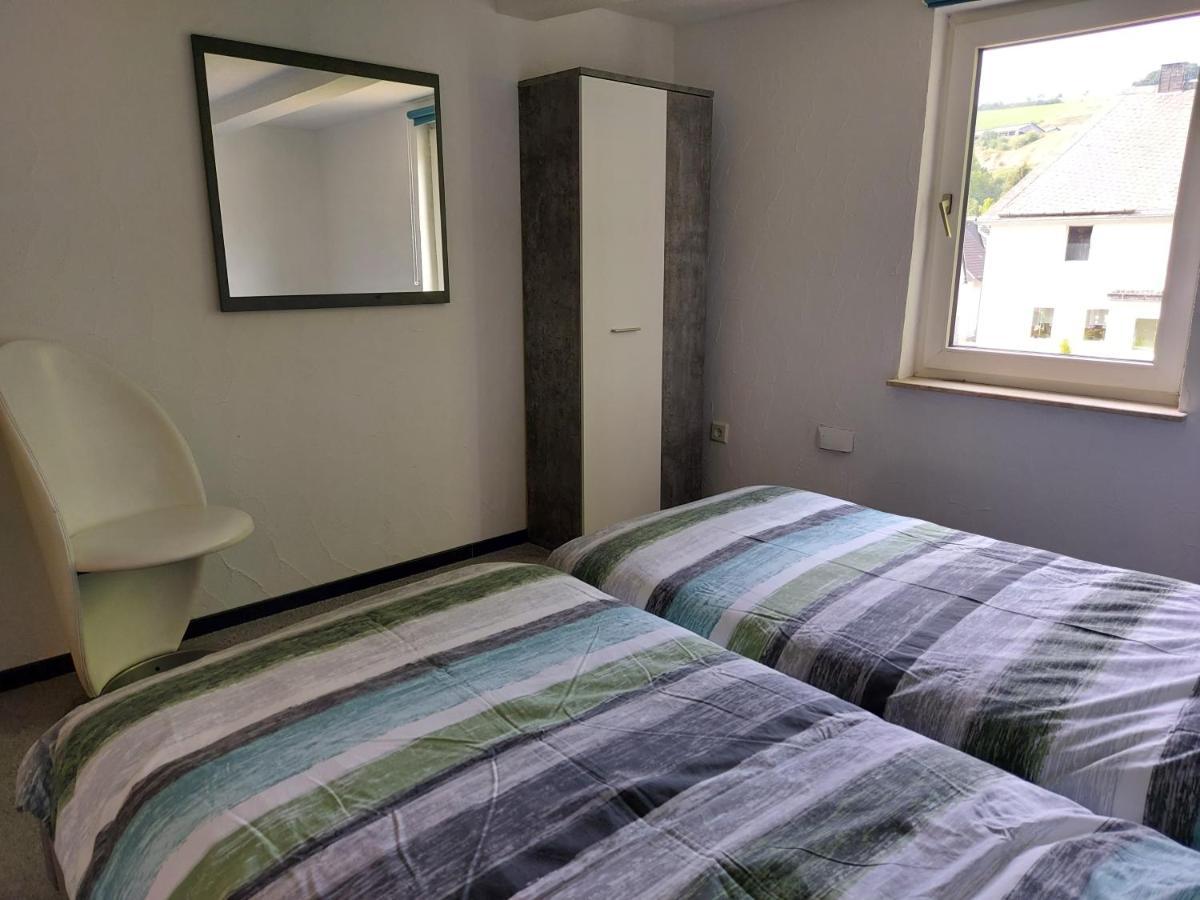 Familyhome Lopora Medebach Buitenkant foto