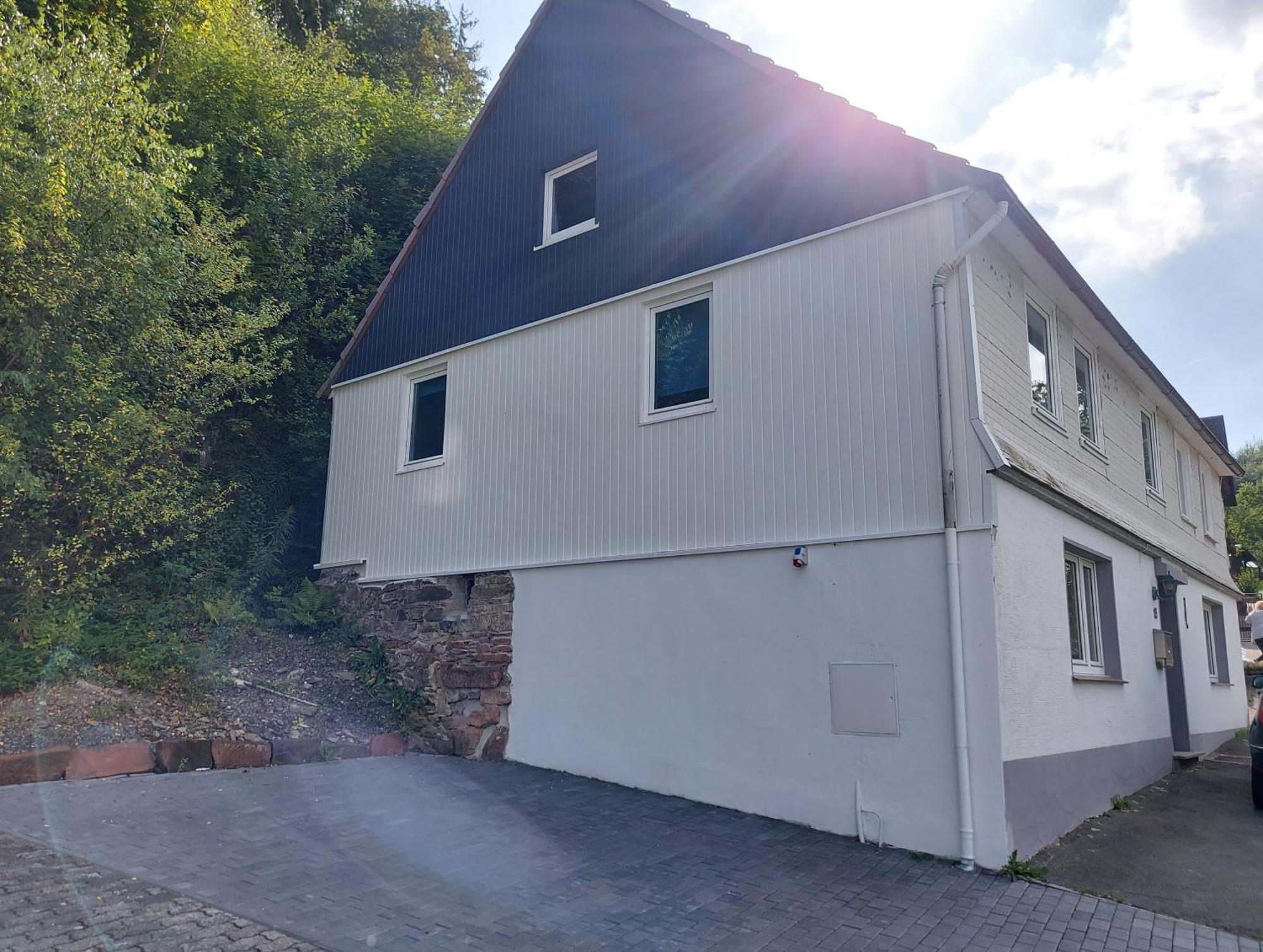 Familyhome Lopora Medebach Buitenkant foto