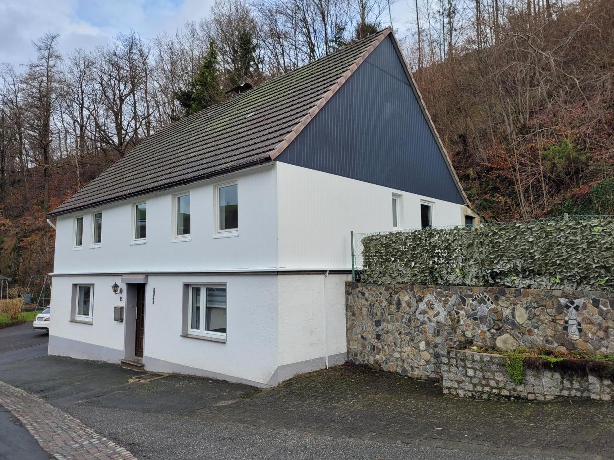 Familyhome Lopora Medebach Buitenkant foto